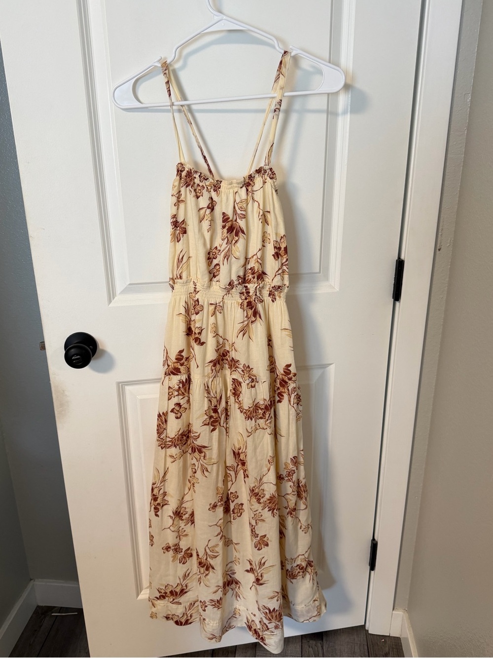 Melrose and Market Floral Cream midi Sundress in small with adjustable tie strap